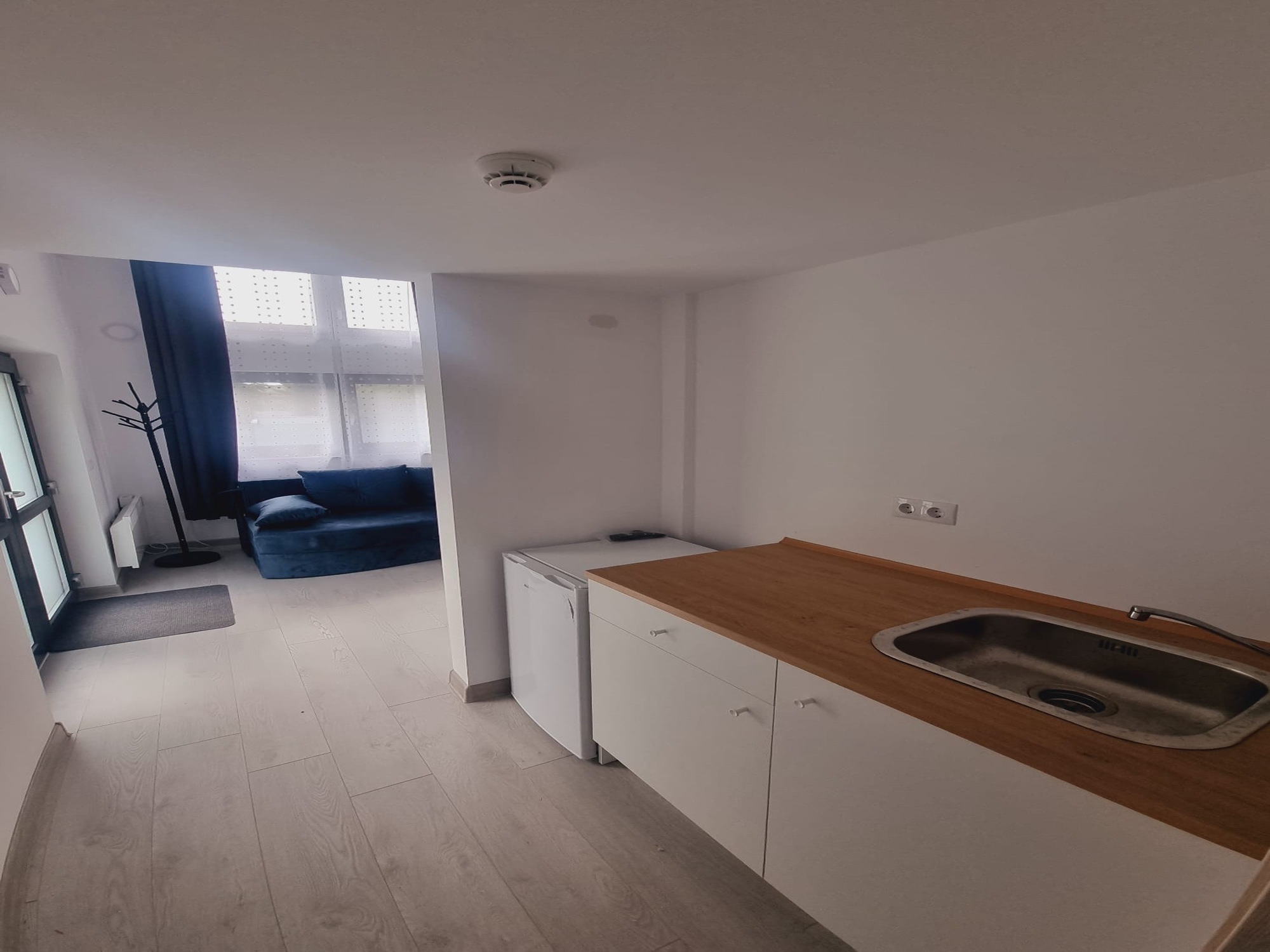 1dee77ab-7aa7-4937-8228-3c4a2c276fd6